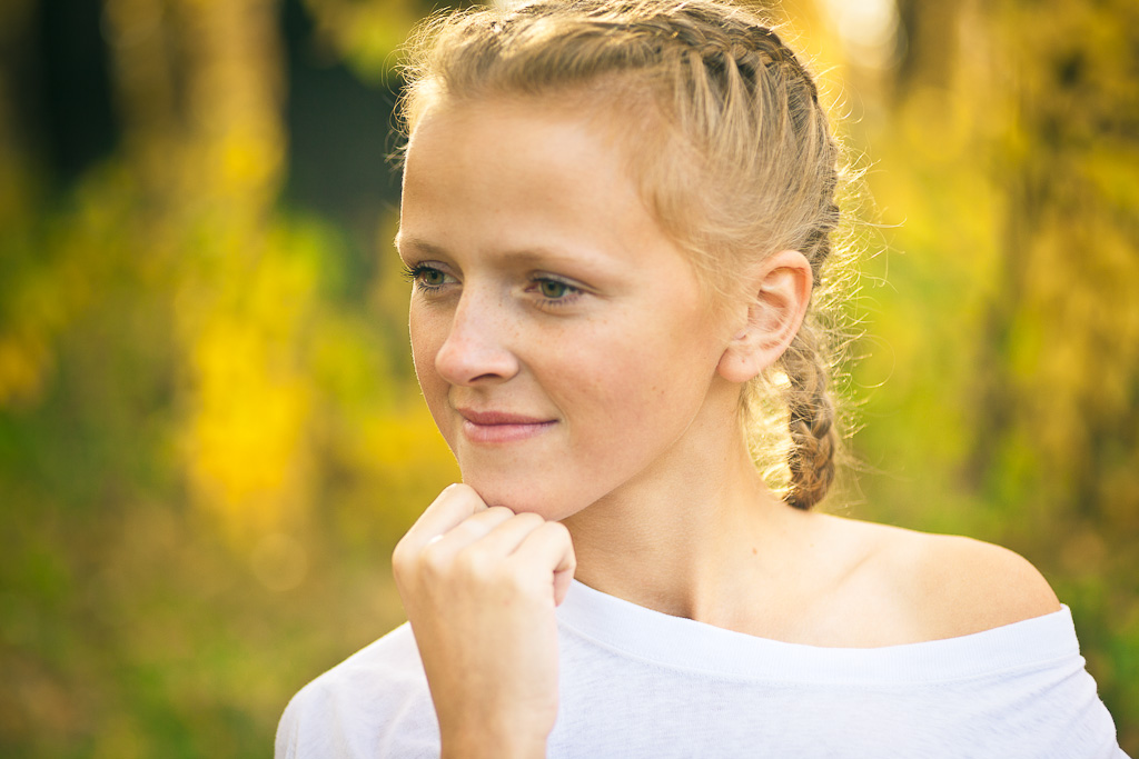 Настя, золотая осень в Хакасии, уличная фотосъёмка Настя, золотая осень в Хакасии, уличная фотосъёмка